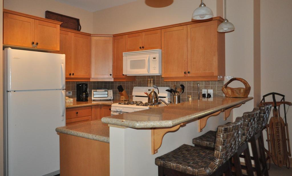 Red Mountain Village Condos Rossland Bilik gambar